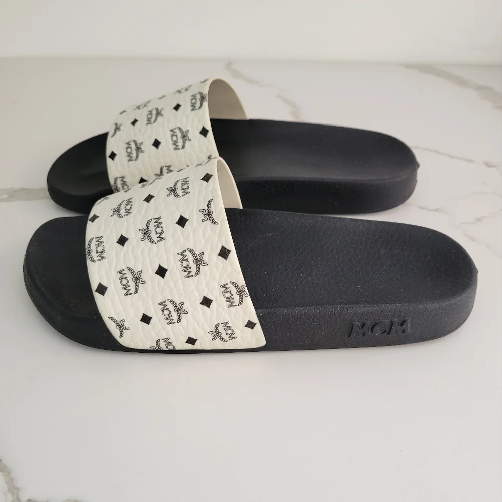 MCM Black and Cream Slides - Picture 6 of 7